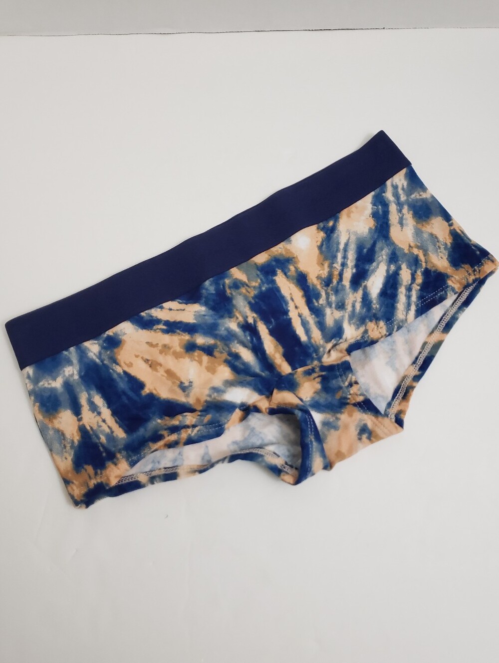 NWT Small VS Pink Blue Tan Tie Dye Logo Band Boyshort Panty